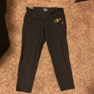 Old Navy Pants - Old Navy Mid-Rise leggings Old Navy Pants - Old Navy Mid-Rise leggings